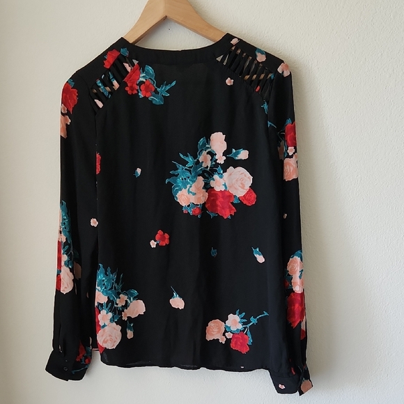 Candie's Black Floral Blouse Long Sleeve 1/4 Zip Front Slots on Shoulder  Sz L - Picture 7 of 15
